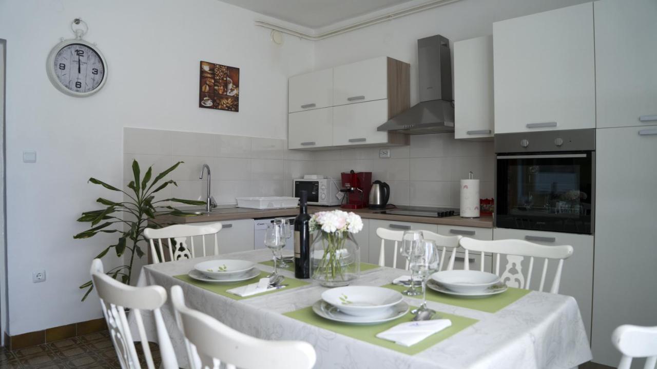 Apartments Bazina Kastela Exterior photo